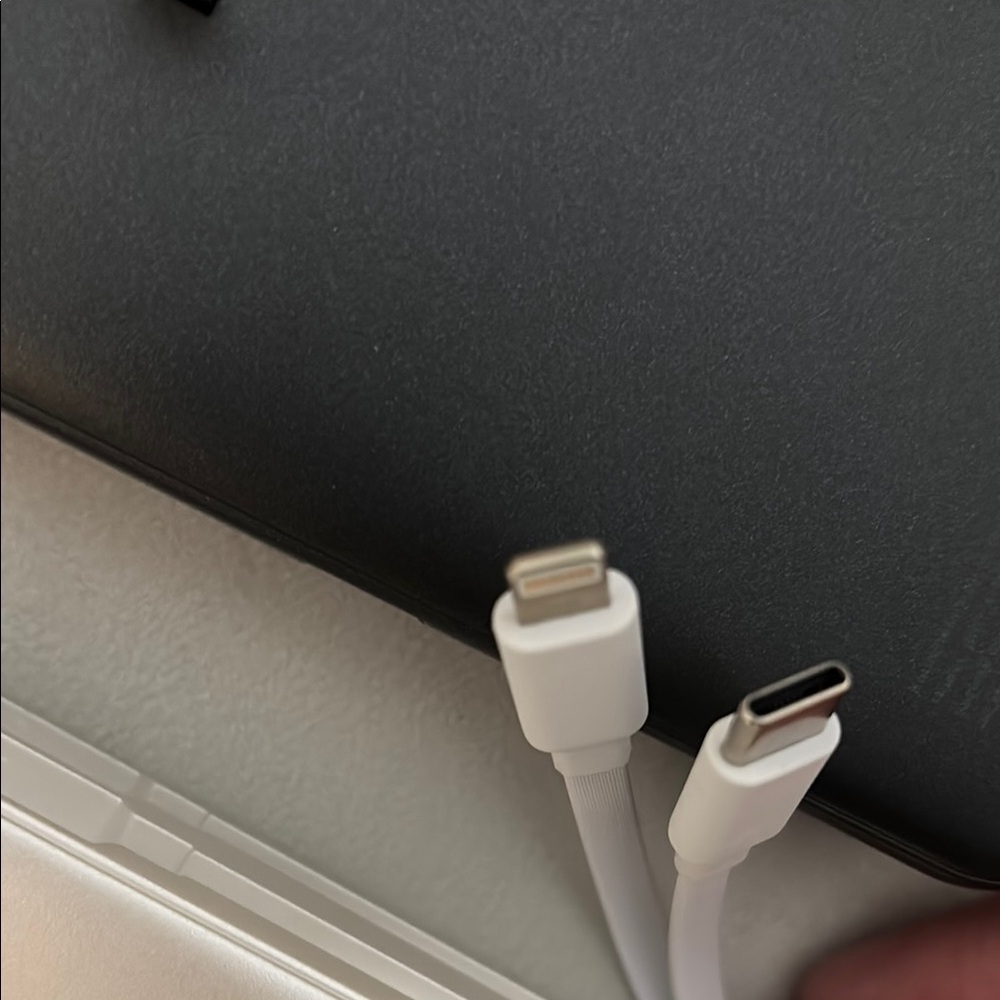 Portable Charger - Picture 4 of 4